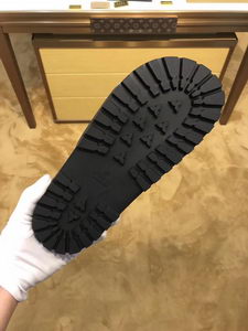G*u*i slippers(aaa)-212