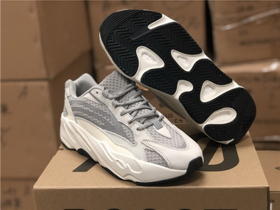 authentic ad*s Y**zy 700 boost white-003