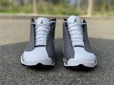 Air Jordan 13 “Atmosphere Grey”