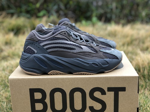 authentic ad*s Y**zy 700 v2 static black-005