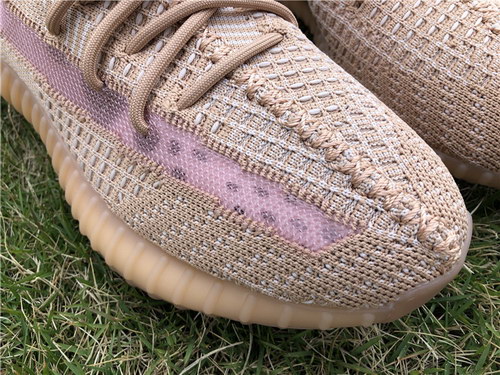 ad*s Y**zy boost 350 v2 clay