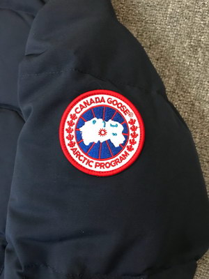 Can*a Go*e coat-101