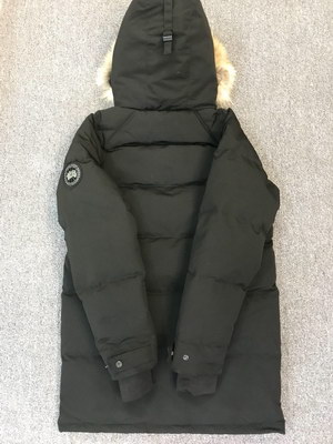 Can*a Go*e coat-103