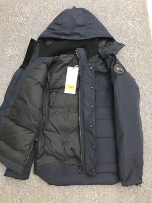 Can*a Go*e coat-37-137