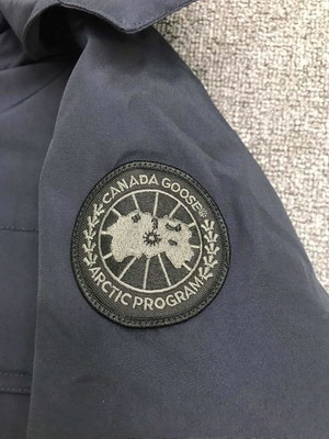 Can*a Go*e coat-37-137