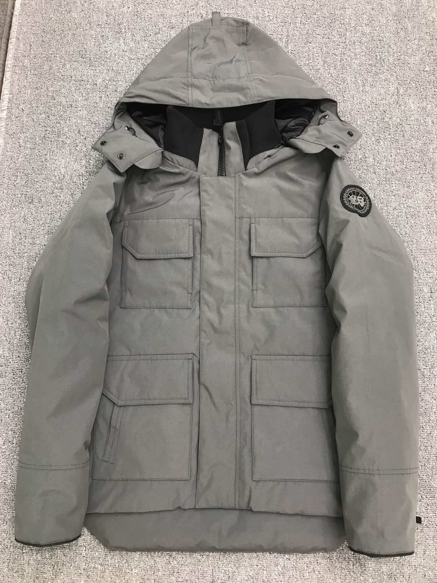Can*a Go*e coat-37-135