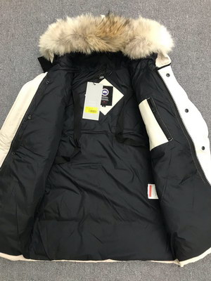 Can*a Go*e coat-155
