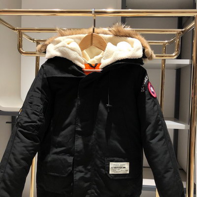 Can*a Go*e coat-161