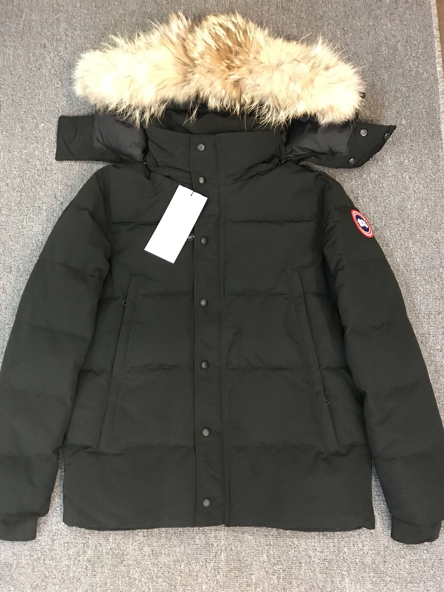 Can*a Go*e coat-150