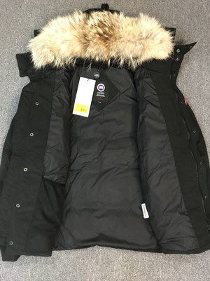 Can*a Go*e coat-150