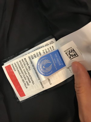 Can*a Go*e coat-150