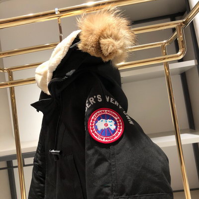 Can*a Go*e coat-161