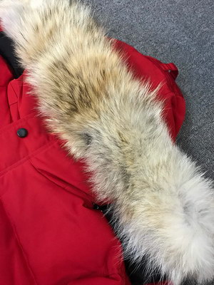 Can*a Go*e coat-151