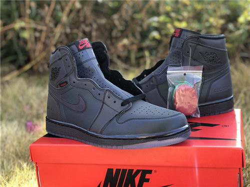 Air Jordan 1 High Zoom R2T Fearless 3M