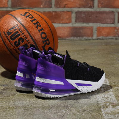 LeBron 18-006