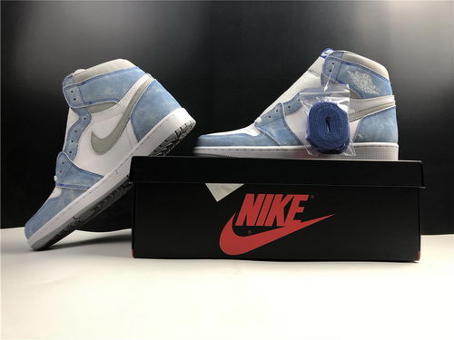 Air Jordan 1“ Hype Royal”