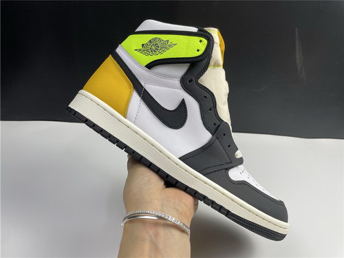 Air Jordan 1 High OG University Gold