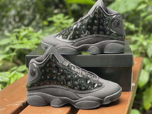 Air Jordan 13“Cap and Gown”
