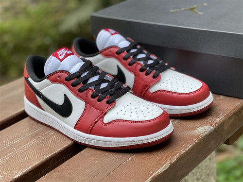 Air Jordan 1 Low OG “Chicago”