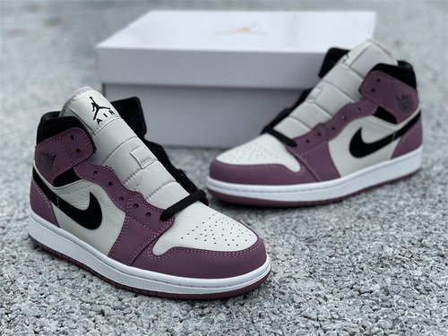 Air Jordan 1 Mid SE Berry
