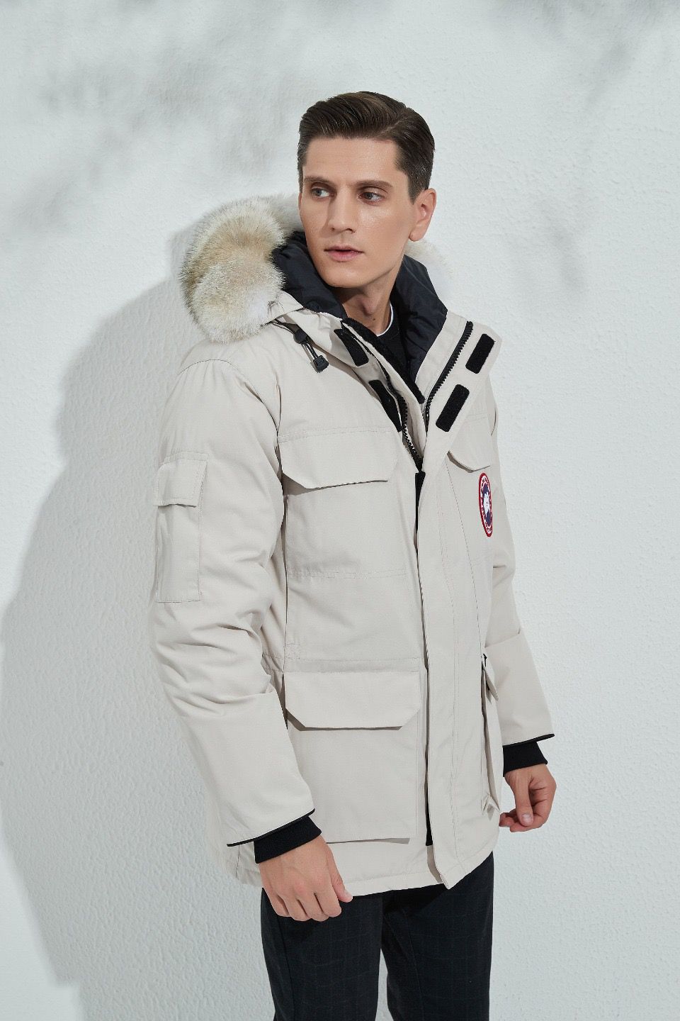 Can*a Go*e coat-203