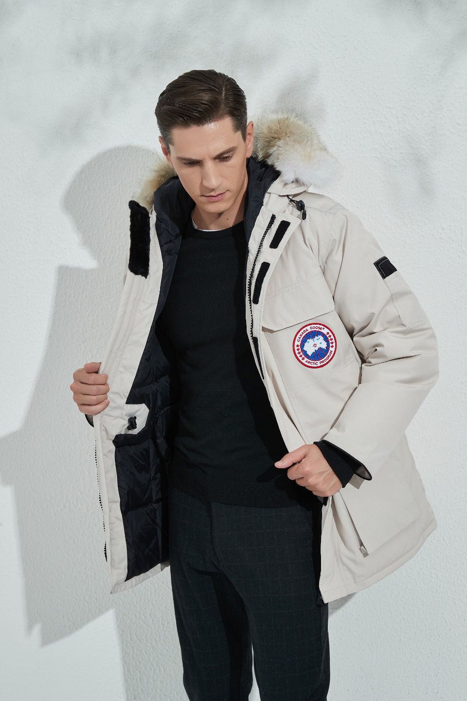 Can*a Go*e coat-203