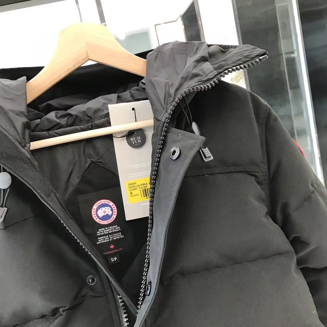 Can*a Go*e coat-206