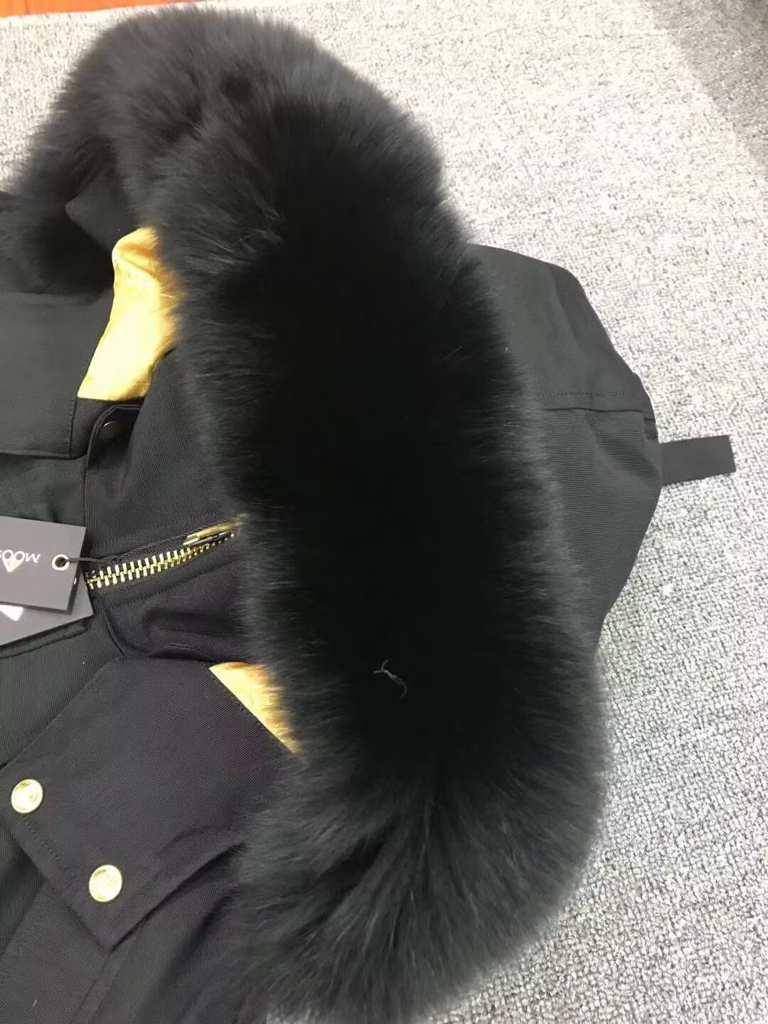 Moose Knuckles Coat-017