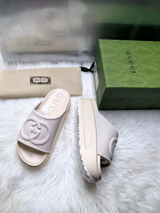 G*u*i slippers(aaa)-440