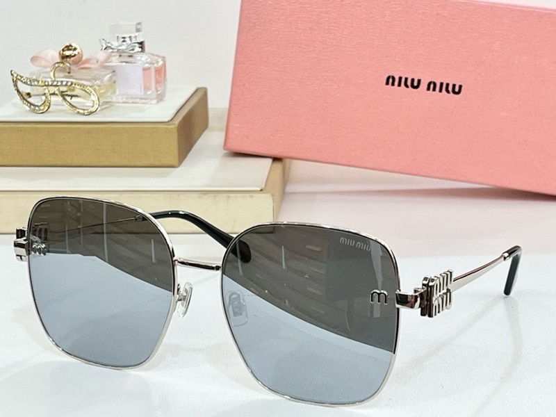 M*um*u-973