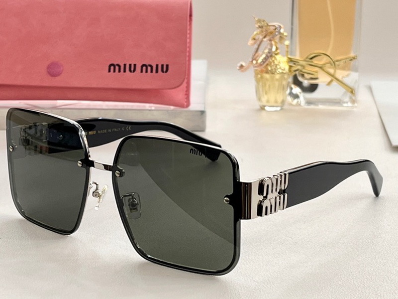 M*um*u-243