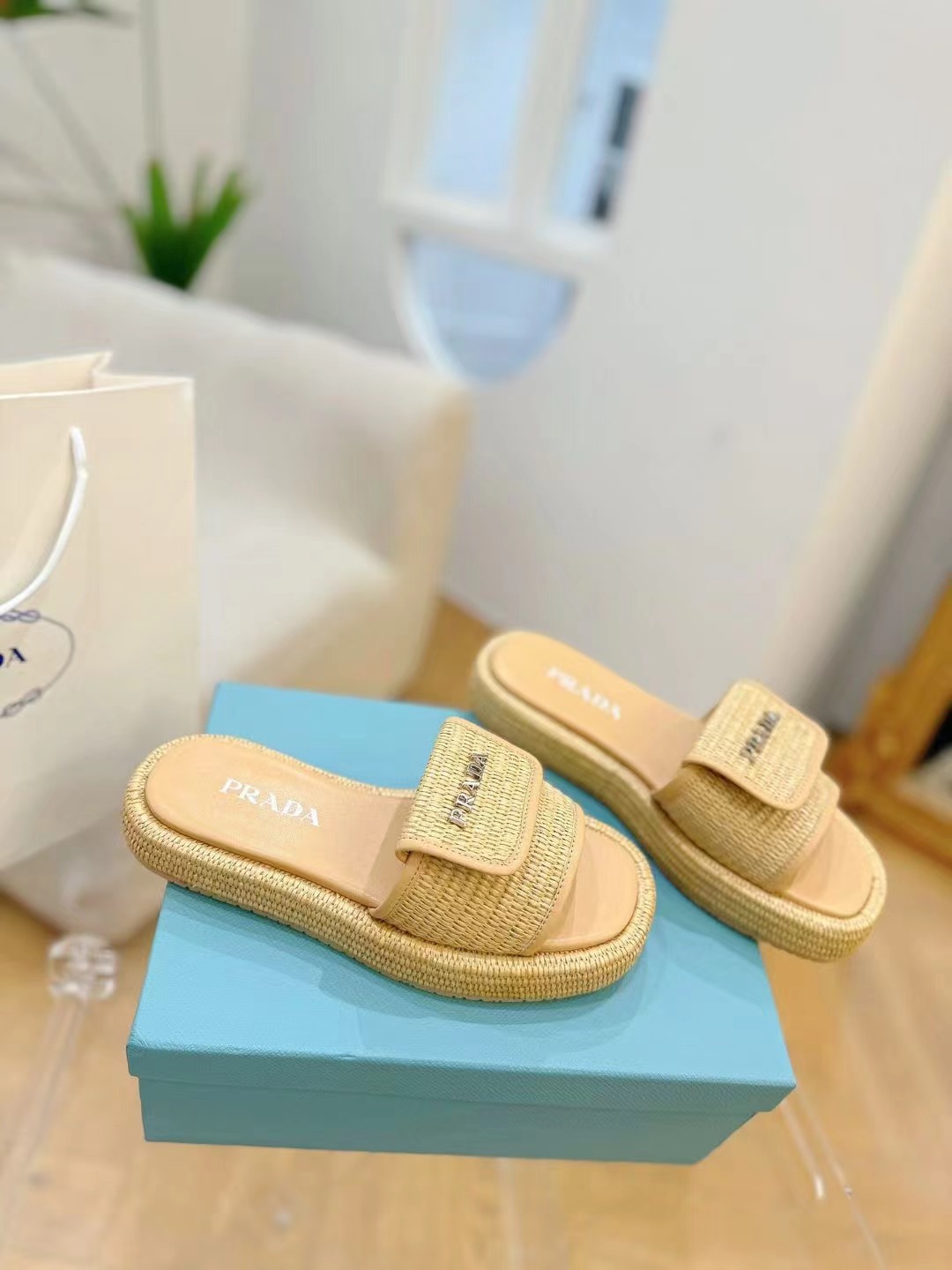 Pra*a slippers women(aaa)-005