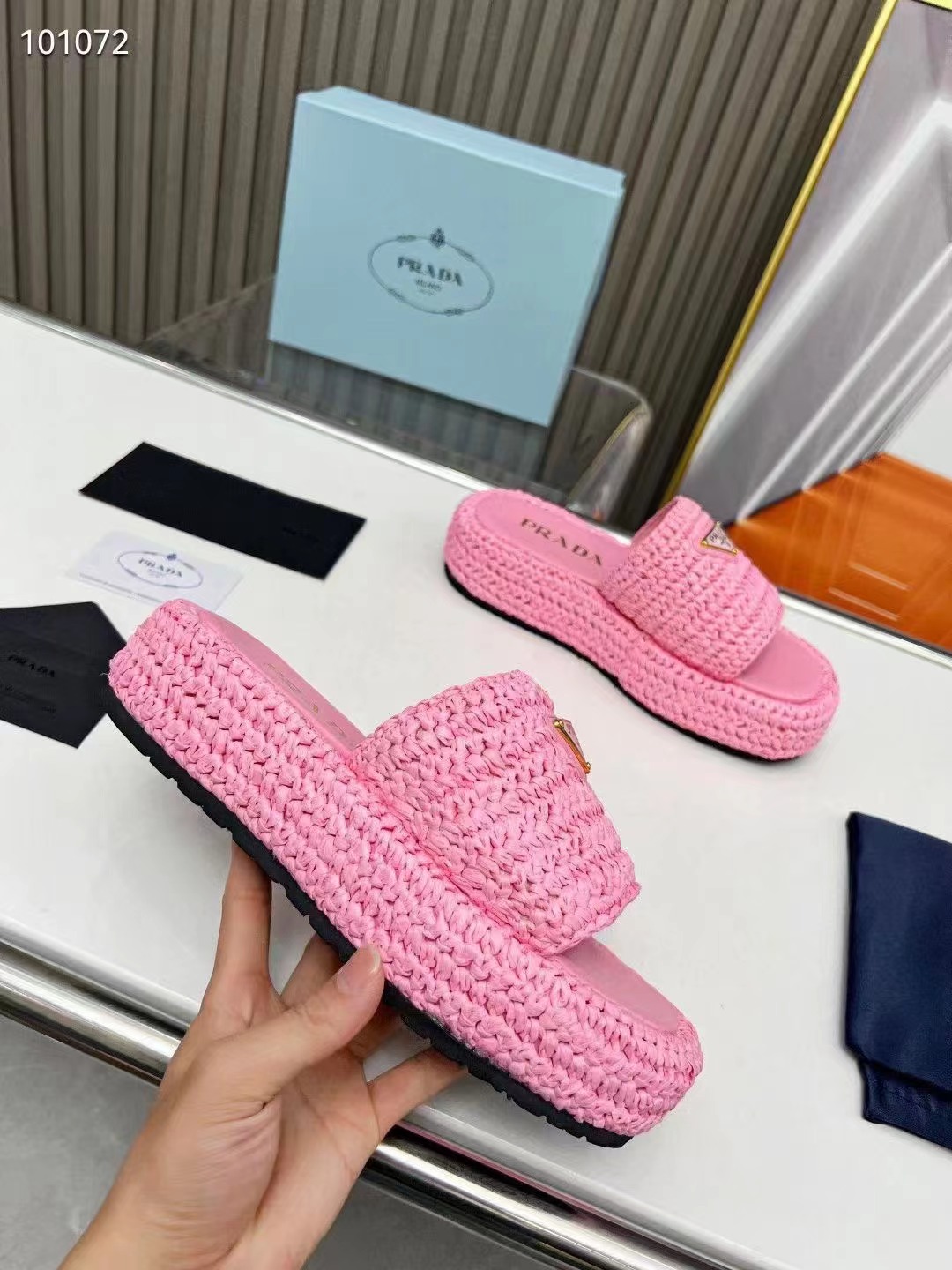 Pra*a slippers women(aaa)-009
