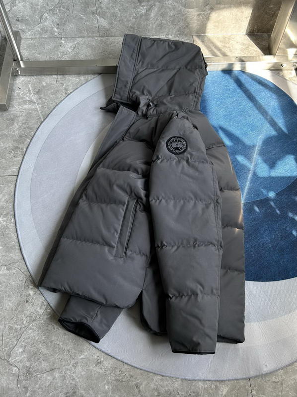 Can*a Go*e coat-231
