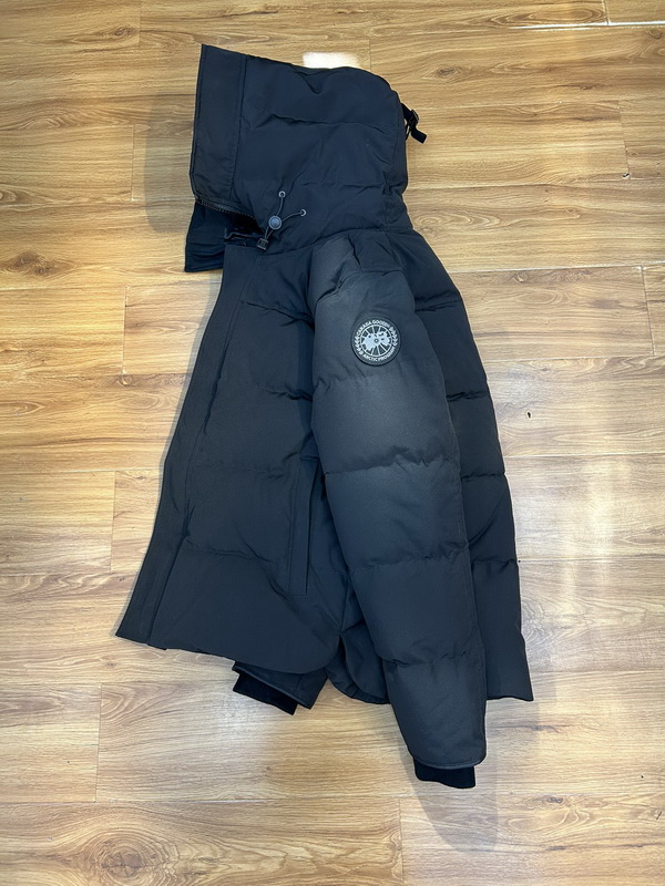 Can*a Go*e coat-238