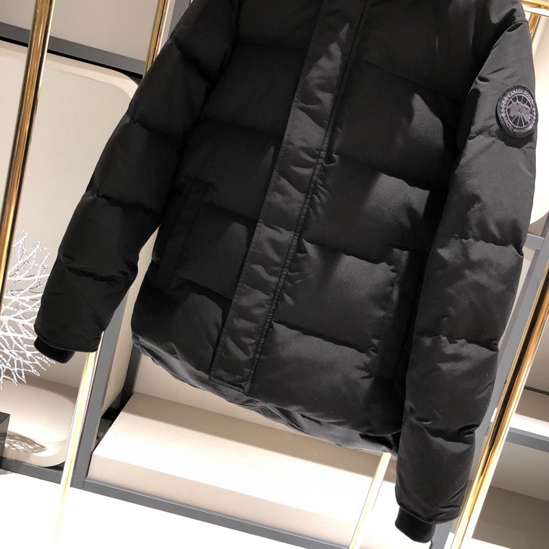 Can*a Go*e coat-241