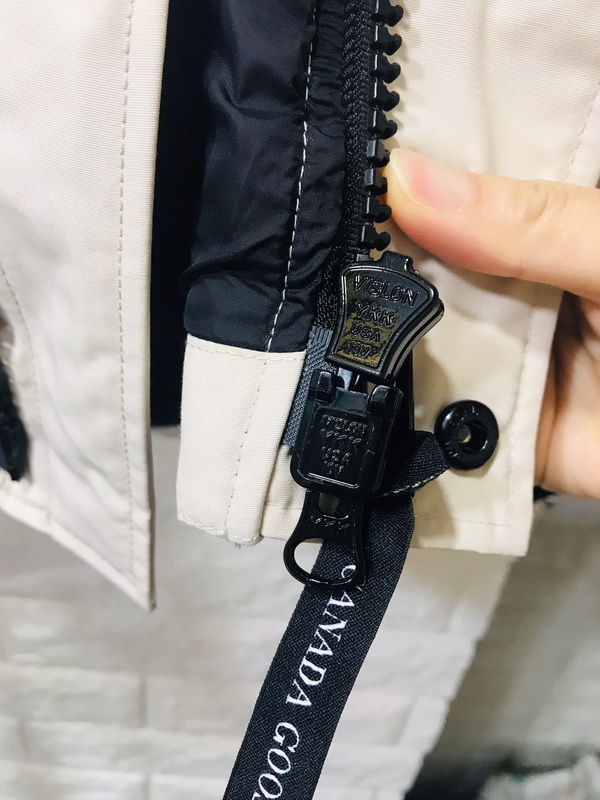 Can*a Go*e coat-246