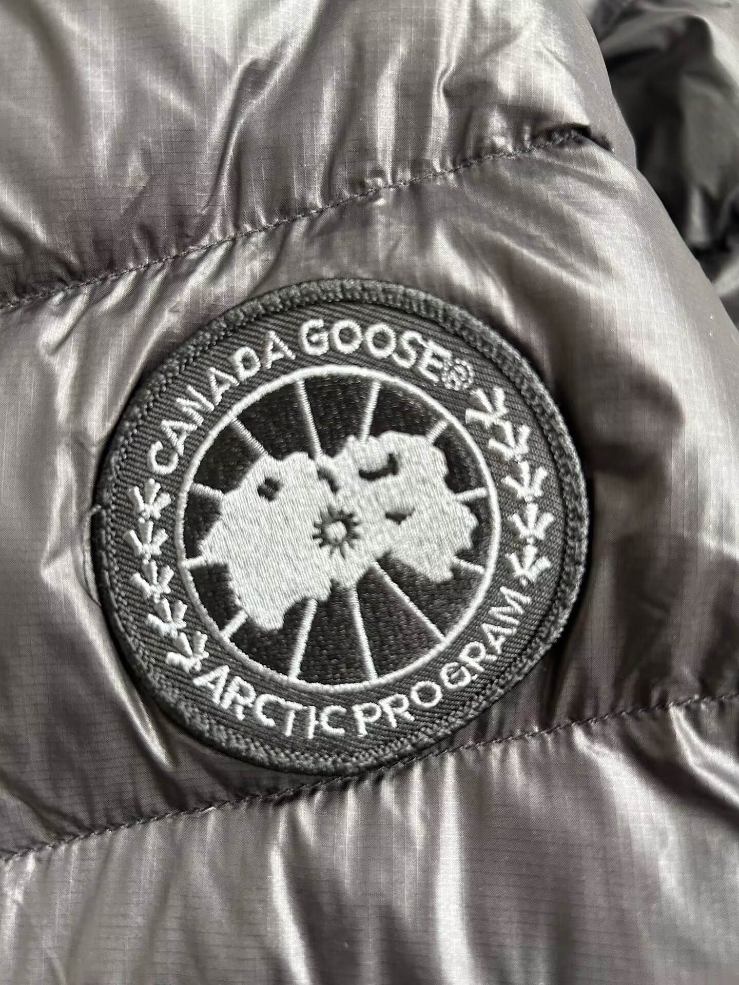 Can*a Go*e coat-262
