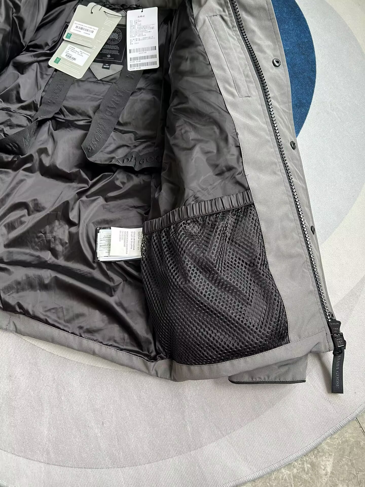 Can*a Go*e coat-366