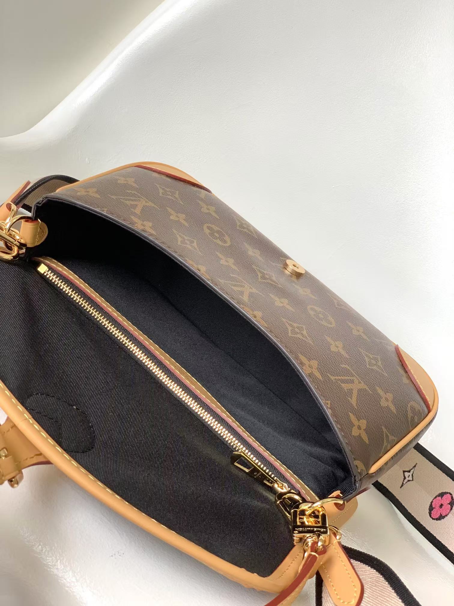 LV Handbags AAAA(Women)-245