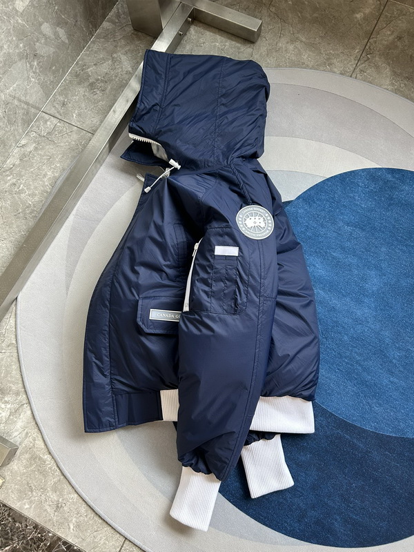 Can*a Go*e coat-310