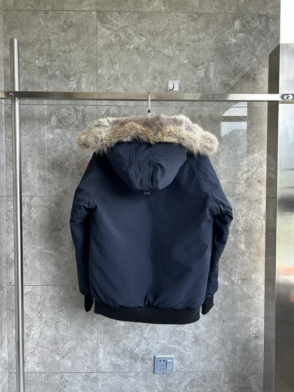 Can*a Go*e coat-345