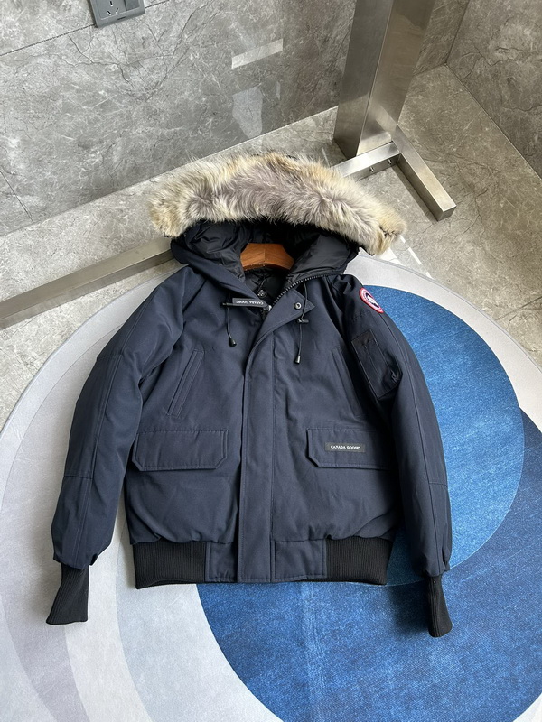 Can*a Go*e coat-345