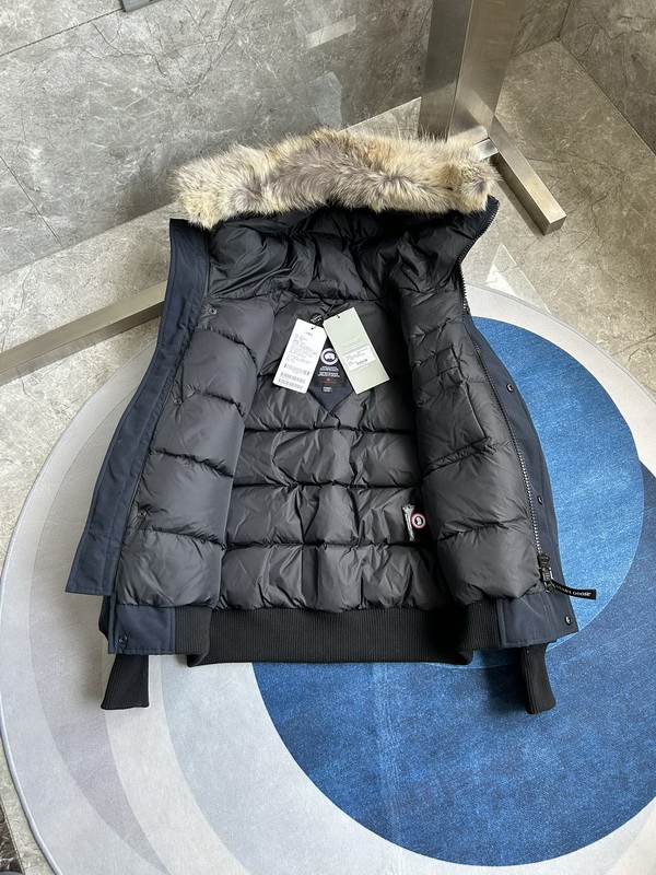 Can*a Go*e coat-345