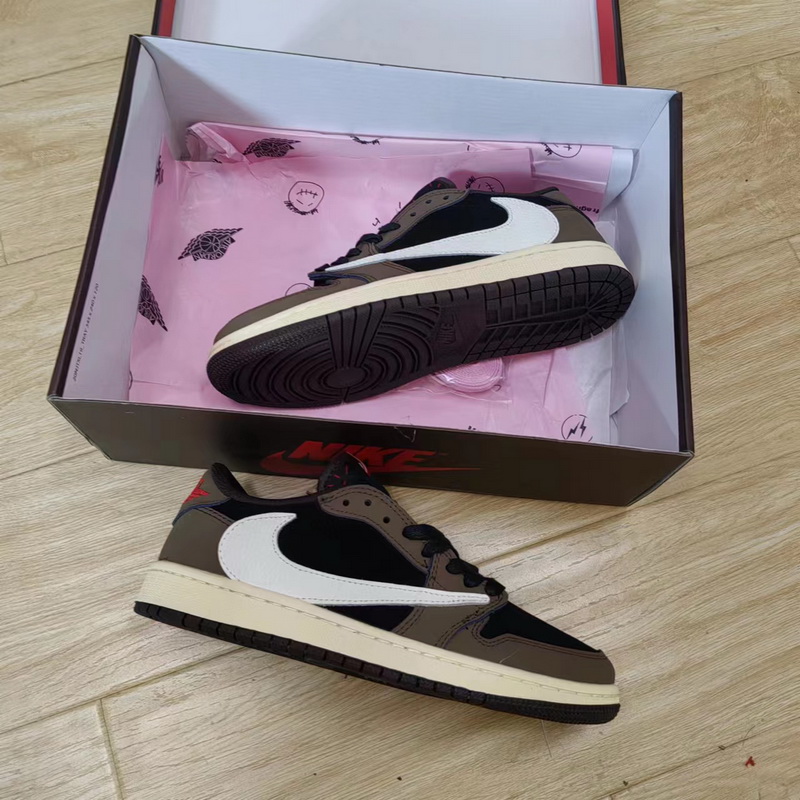 Nike Air Jordan 1 Low-012