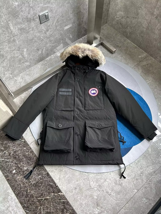 Can*a Go*e coat-374