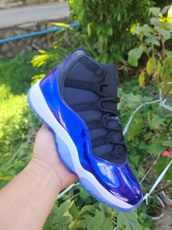 Air Jordan 11 Retro-024