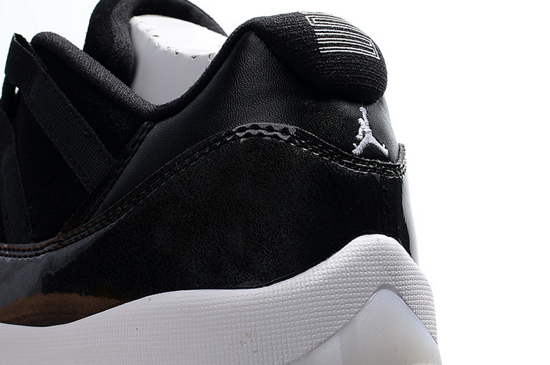 Air Jordan 11 Retro-030