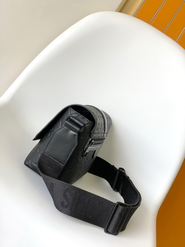 LV Handbags AAAA(Men)-157