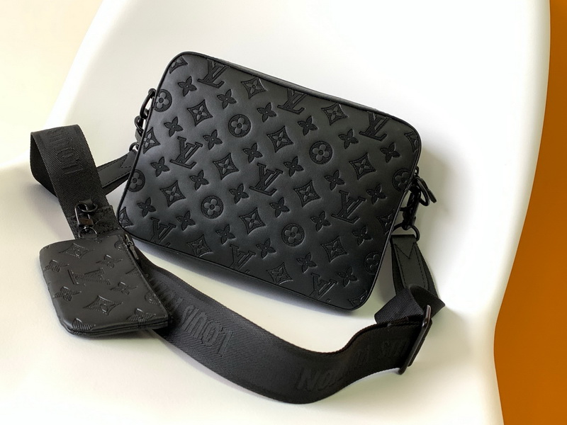 LV Handbags AAAA(Men)-160